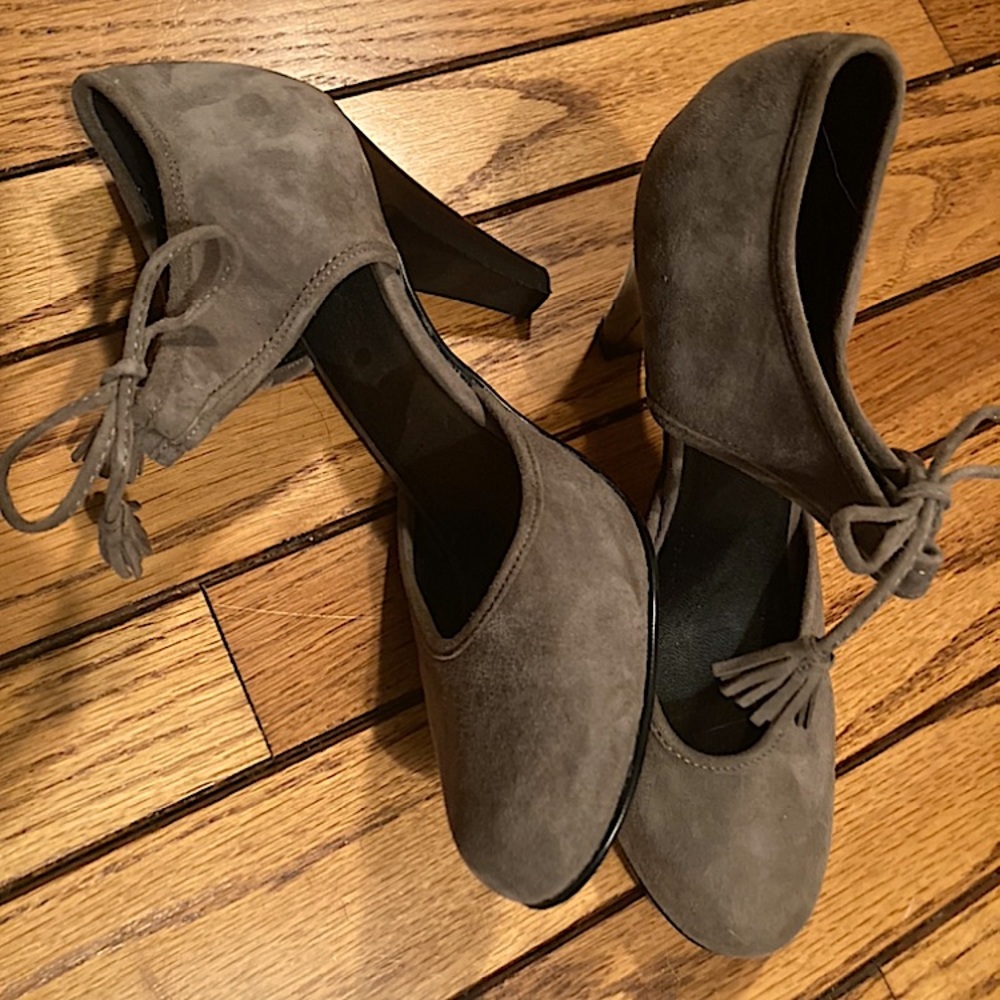 Sundance Grey Suede Tassel